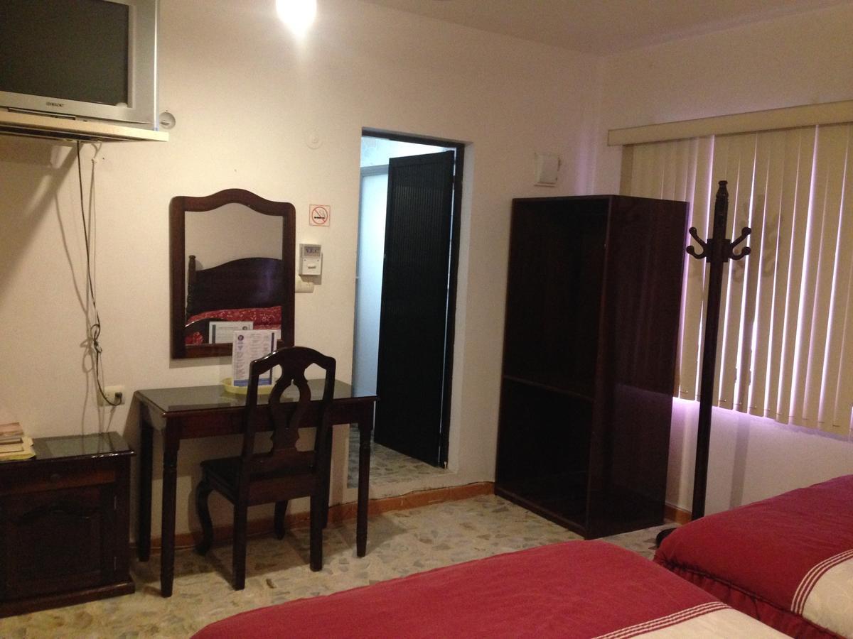 Hotel Claudia Macuspana Екстериор снимка
